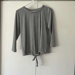 Cute 3/4 sleeve stripe shirt